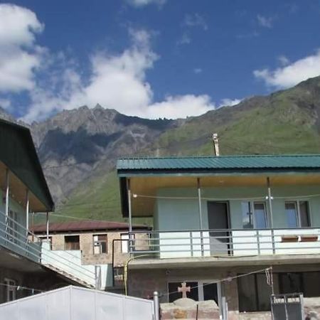 Kera Guest House Kazbegi Extérieur photo