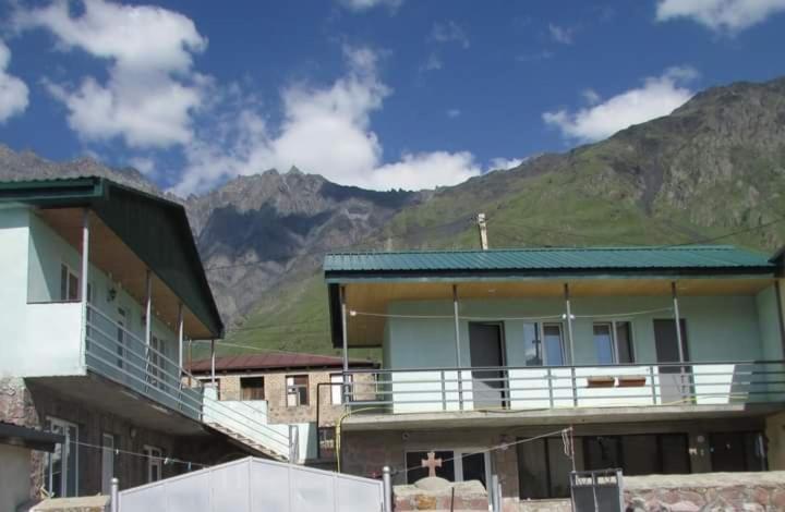 Kera Guest House Kazbegi Extérieur photo